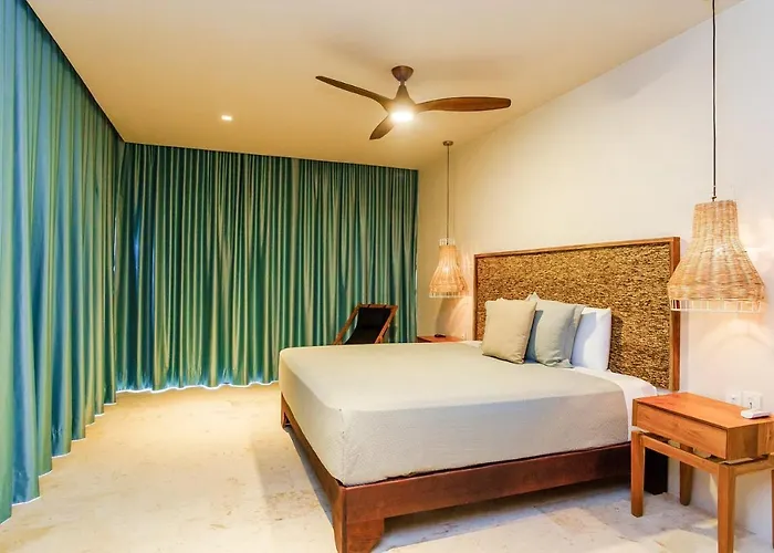 Gorgeous Flowy Space With Wrap-around Private Pool Apartament *